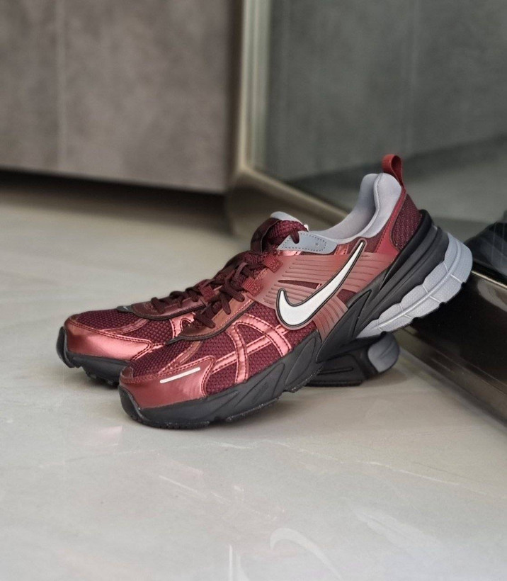 کتونی اورجینال نایک V2K Run | Nike V2K Run HJ4497‑600 کفش اسپرت و روزمره
