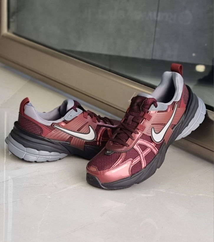 کتونی اورجینال نایک V2K Run | Nike V2K Run HJ4497‑600 کفش اسپرت و روزمره