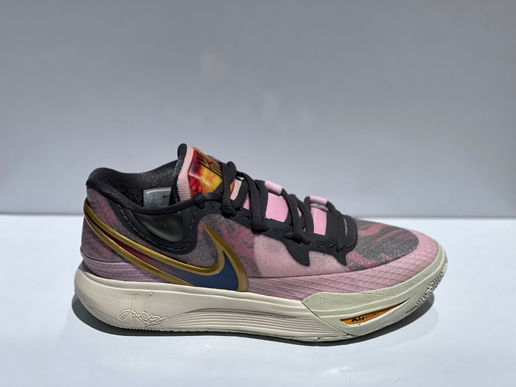 کتونی Nike Kyrie Low 5 اورجینال | کفش بسکتبال ایر زوم با طراحی خاص و رنگبندی جذاب