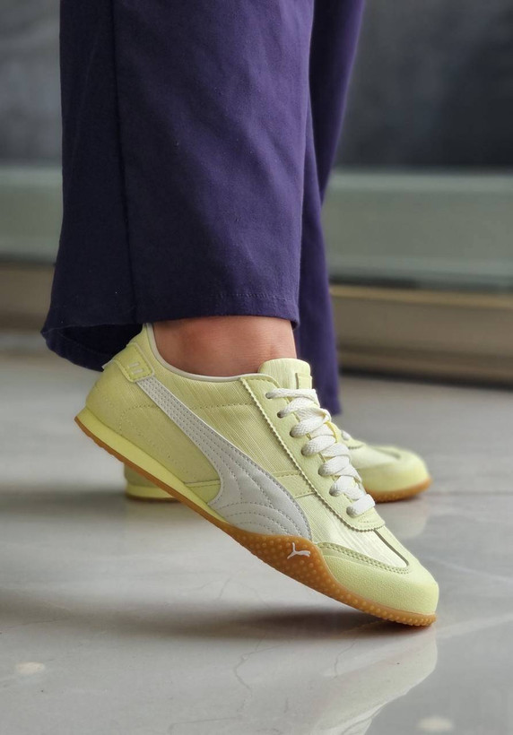عکس کفش کتانی اورجینال پوما Puma رترو رانر زرد لیمویی با نوار Formstripe کرم، زیره صندلی گام و جعبه اورجینال، فروشگاه CIP Sport